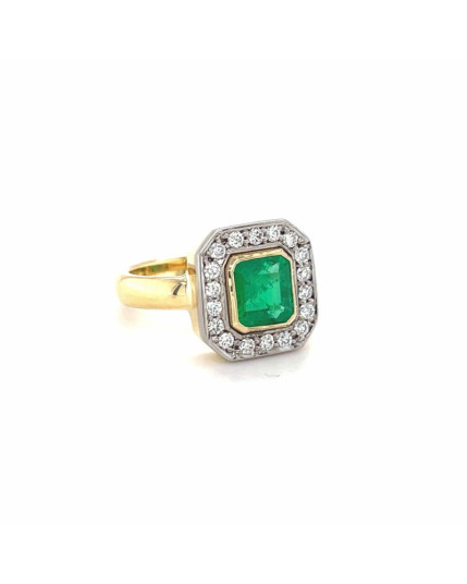 Ring mit Smaragd und Brillanten aus 18 Karat Gelbgold