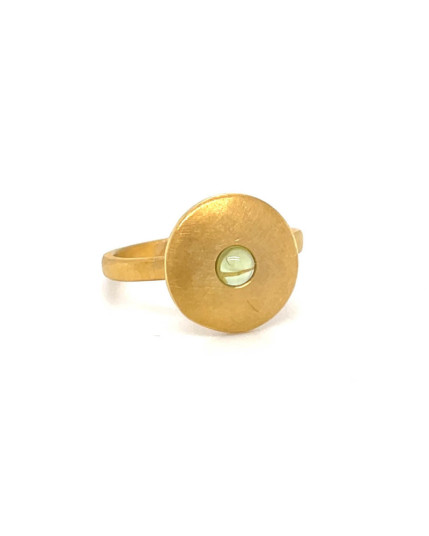 Ring mit grünem Turmalin aus 18 Karat Gelbgold