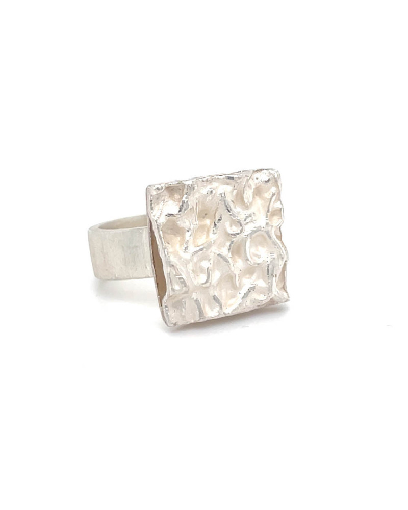 Ring mit grober Struktur aus 925 Silber