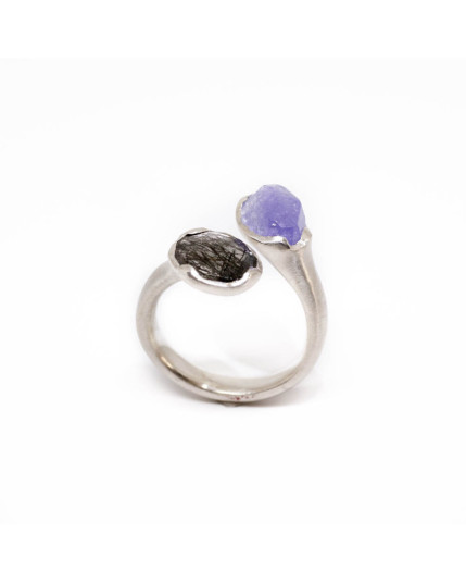 Ring mit Tansanit und Turmalin-Nadelquarz aus 925 Silber
