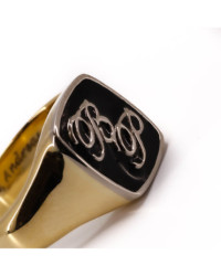 Ring mit graviertem Wappen aus 18 Karat Gelbgold